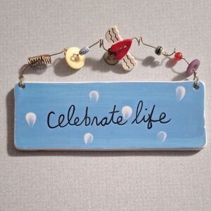 Silvestri White Plaque with Heart and Wire Accents